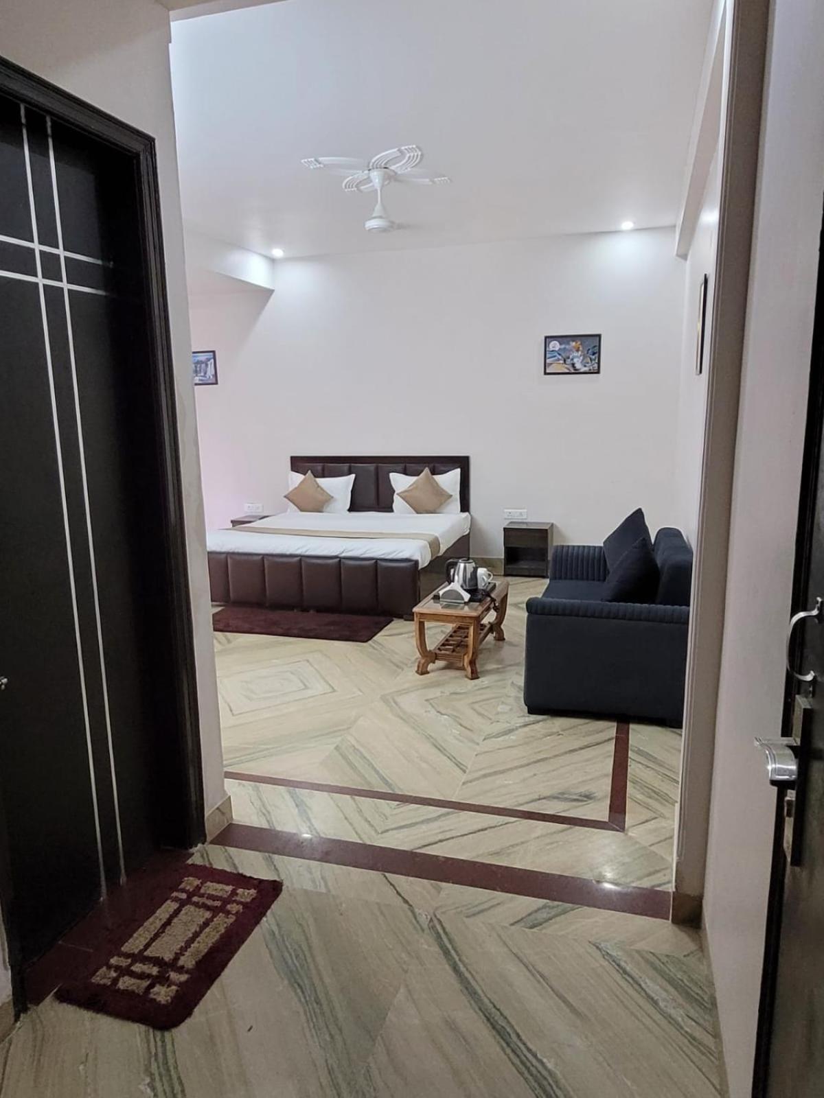 Raj Residency Stay Гургаон Екстериор снимка