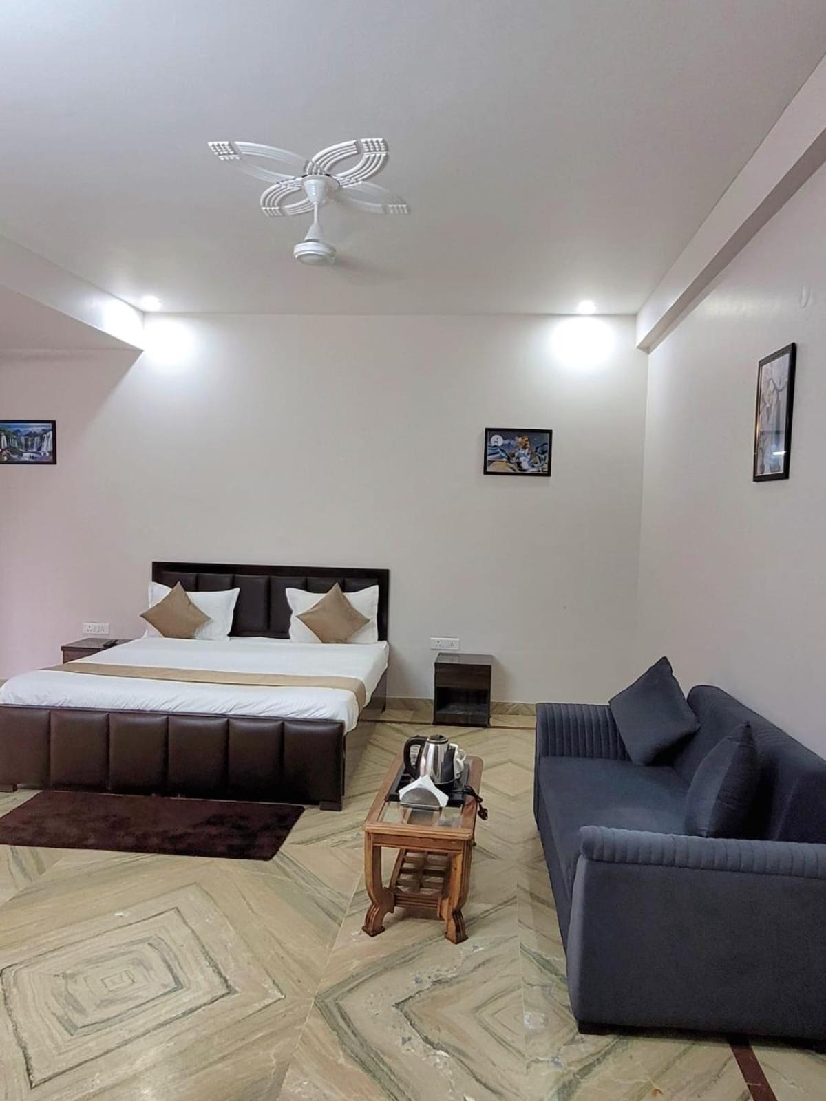 Raj Residency Stay Гургаон Екстериор снимка